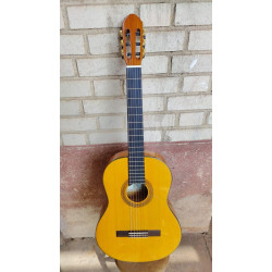 Outlet B16 - Vicente Tatay C320.301F Guitarra Flamenca con PequeñO Defecto en la Tapa - Acabado Ambar con golpeador instalado.