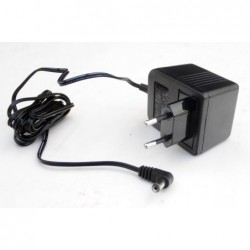 Adaptador de corriente 9v-12v. Teclados  -(+)-