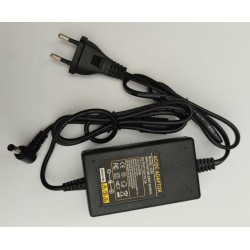 Teclado Isaki TC-886 de 88 Teclas Accion Martillo y Pedal