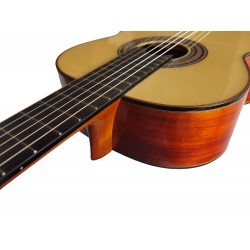Guitarra Clasica Antonio de Toledo AT-20 - Edicion Limitada Toda Maciza de Abeto y Padauk