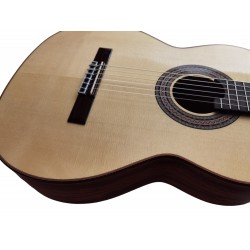 Guitarra Clasica Antonio de Toledo AT-20 - Edicion Limitada Toda Maciza de Abeto y Granadillo