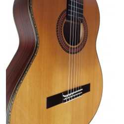 Antonio de Toledo serie José Rincón JR-5C – Guitarra Clásica Tapa Maciza de Cedro y Palosanto