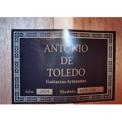 Antonio De Toledo Serie Legado Modelo AATF-240 TODA MACIZA Guitarra Flamenca