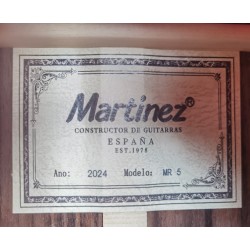 Jose Rincon MR5 Guitarra Flamenca Roja de Tapa Maciza y fondo y aros de Palosanto