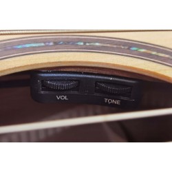 Egmond AV-21 – Guitarra Electroacústica Mini Jumbo Amplificada
