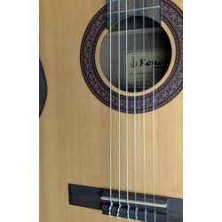 Ronda C320.202C – Guitarra Clásica de Sapeli– Acabado Natural Brillo – con golpeador incluido sin instalar