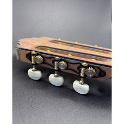 Clavijero de precision Aparicio B&C modelo Madrid Oxido con Palomilla Marfil y Poste Dorado
