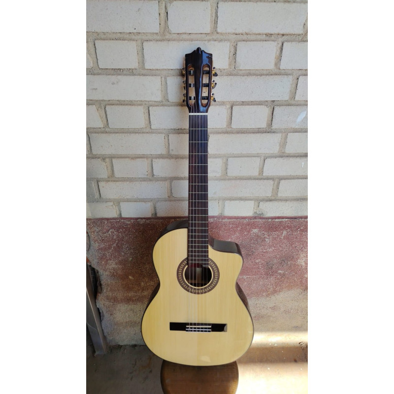 Outlet A15 - Jose Rincon MFG-RS CE Guitarra Flamenca Palosanto con golpe pequeno en tapa y fondo