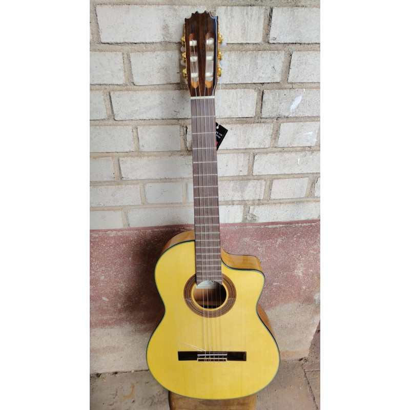 Outlet A52 - C320.580CE V Guitarra Flamenca Jose Rincon con Defecto en la Tapa y Trastes Planos - Fondo de Sicomoro con Tapa de