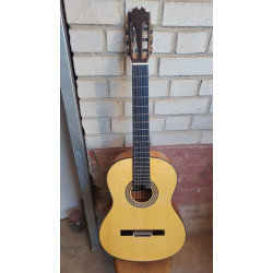 Outlet A72 - Antonio De Toledo Mod. Y-7 de Cipres Guitarra Flamenca Toda Maciza con Golpe Arriba en el Binging De la Parte De At