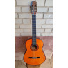Outlet A76 - Antonio de Toledo ATF-17EBR – Guitarra Flamenca de Ebano Blanco Teñido de Rojo con Golpe De Una Cuerda Debajo De Pu