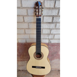 Outlet A85 - Antonio De Toledo Mod. Y-7 de Cipres Guitarra Flamenca Toda Maciza con Raja Reparada en la Parte De Atras