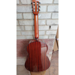 Outlet A89 - C320.202 Guitarra Clasica Vicente Tatay con Defecto en la Parte De Arriba Del Aro - Fondo de Sapeli con Tapa de Abe