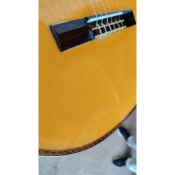 Outlet A99 - Antonio de Toledo ATF-17B – Guitarra Flamenca Blanca de Cipres en Brillo y Color Natural con Tapa Amarilla Con Manc