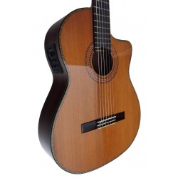 Outlet B03 - Antonio De Toledo Modelo E15 Cedro CEQ Fishman Con Cutaway AT-15CE Cut con Puente Reparado y Alguna Marca De Uso