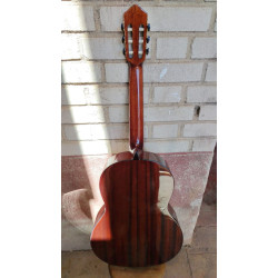 Outlet B04 - C320.202 Guitarra Clasica Vicente Tatay con PequeñO Defecto en el Fondo - Fondo de Sapeli con Tapa de Abeto - Acaba