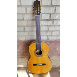 Outlet B12 - C320.205C Guitarra Clasica Vicente Tatay con Puente Reparado - Fondo de Caoba con Tapa Maciza de Cedro - Acabado Br
