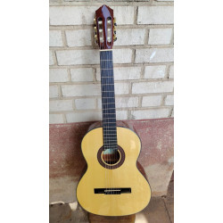 Outlet B13 - C320.202 Guitarra Clasica Vicente Tatay con Defecto en el Lateral Del DiapasóN - Fondo de Sapeli con Tapa de Abeto 